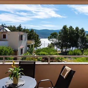 https://apartmani-lelu.hotelinzadar.com